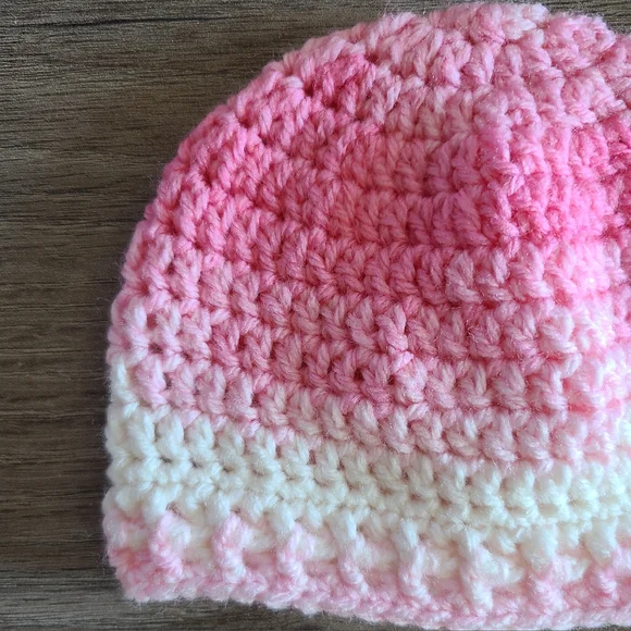 Baby girl beanie, newborn beanie, pink beanie, girls ombre beanie, baby shower - Picture 3 of 3